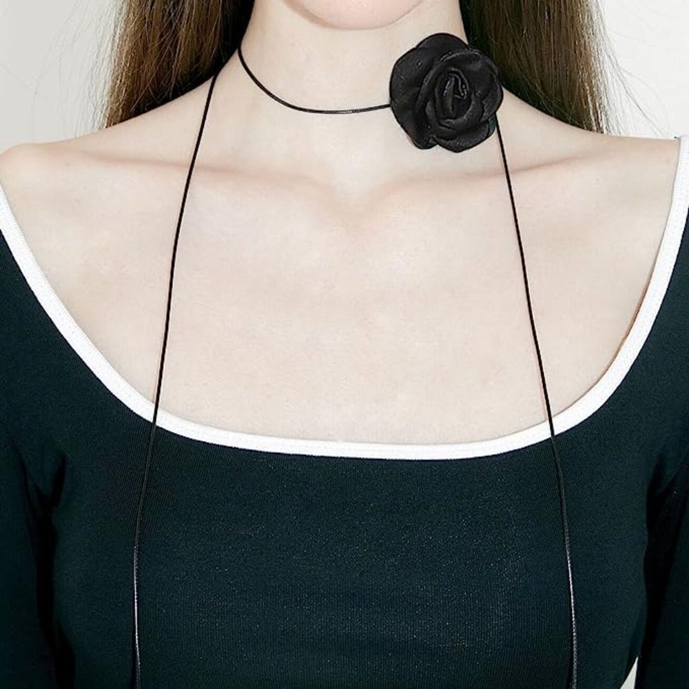 ♥ZARA ♥Black Rose Necklace♥ - Picture 6 of 7